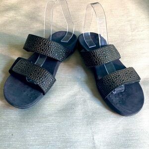 VIONIC Sz 8 Rest Samoa Studded Velcro Closure Adjustable Orthotic Insole Sandals